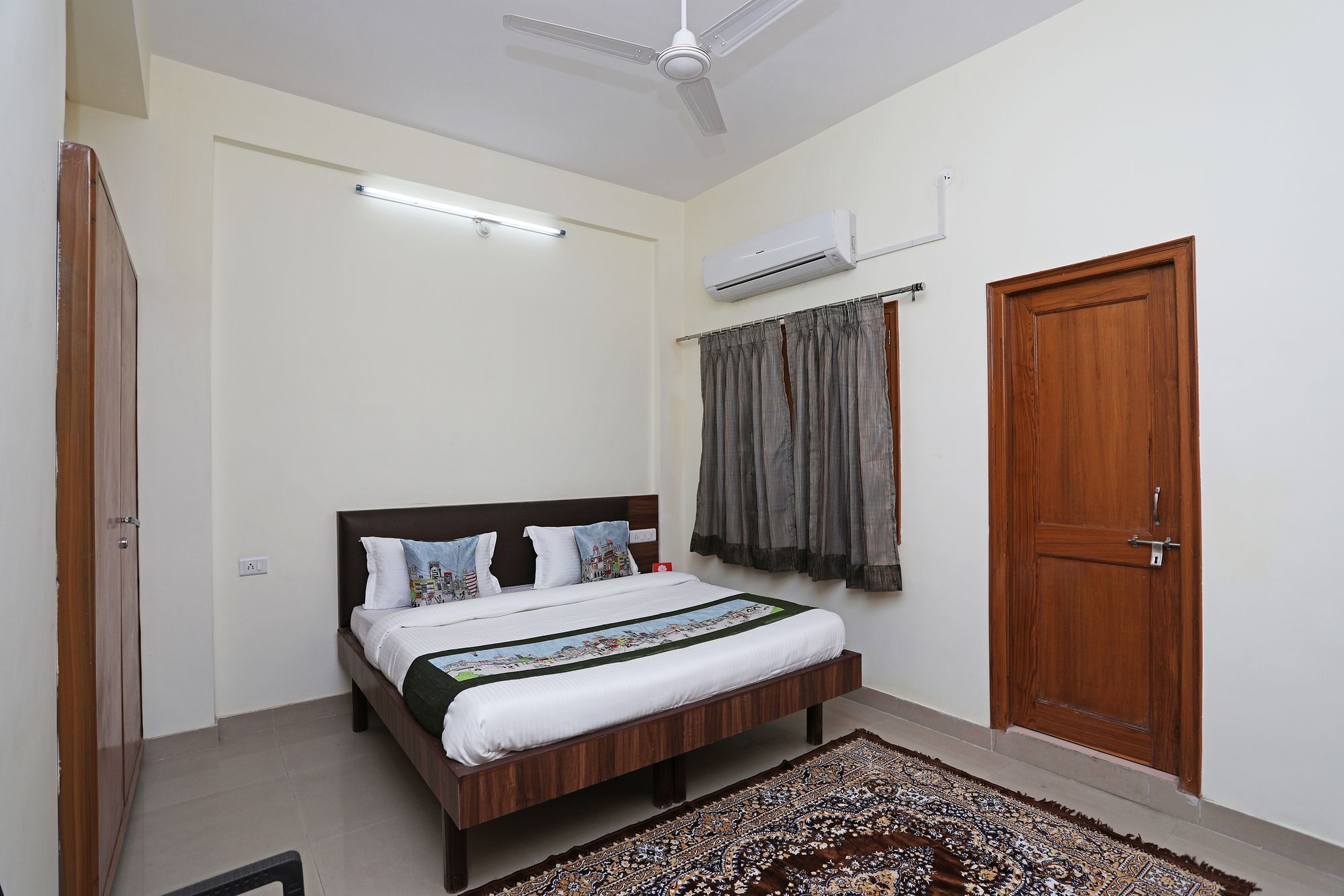 Oyo Home 9878 3Bhk Near Geetanjali Hospital Udaipur Exterior photo